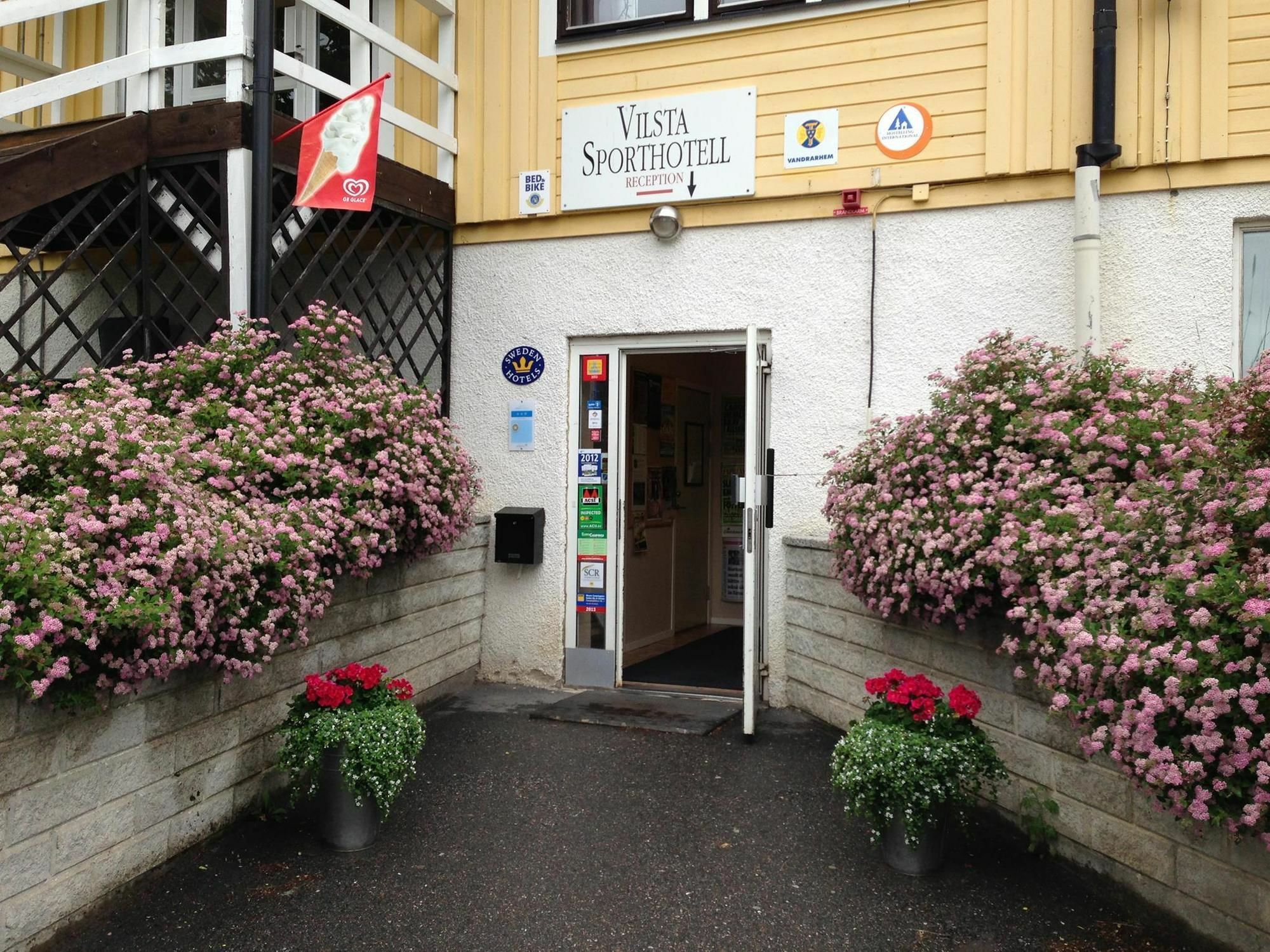 Sure Hotel By Best Western Vilsta Sporthotell Eskilstuna Exterior photo